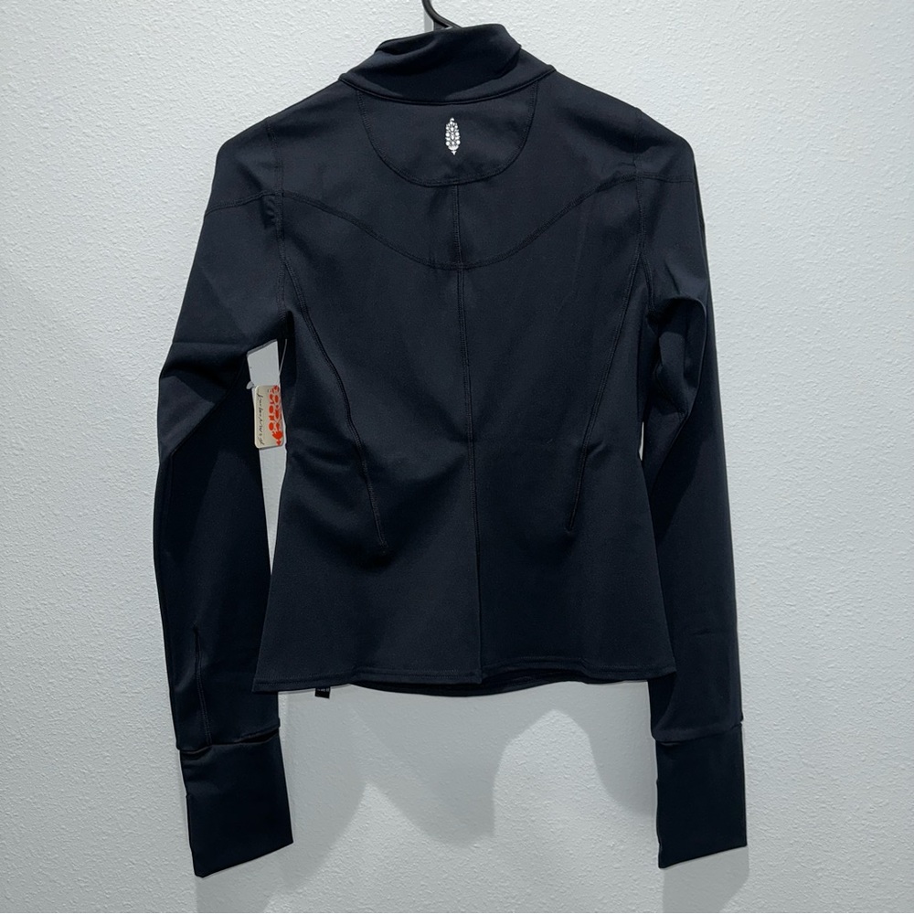 NWT Free People Run The Course Half Zip Up Layer Black Long Sleeve Gym Running - Picture 9 of 10